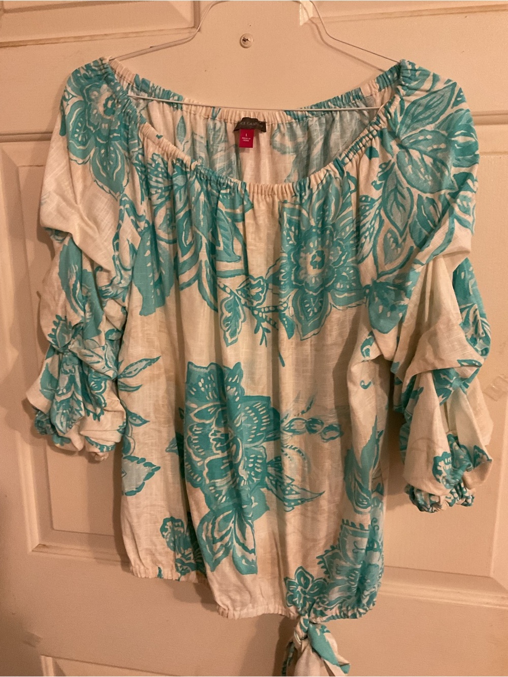 VINCE CAMUTO SZ.L.Women’s Off-Shoulder Floral Tie-Hem Top in Teal LINEN BLEND